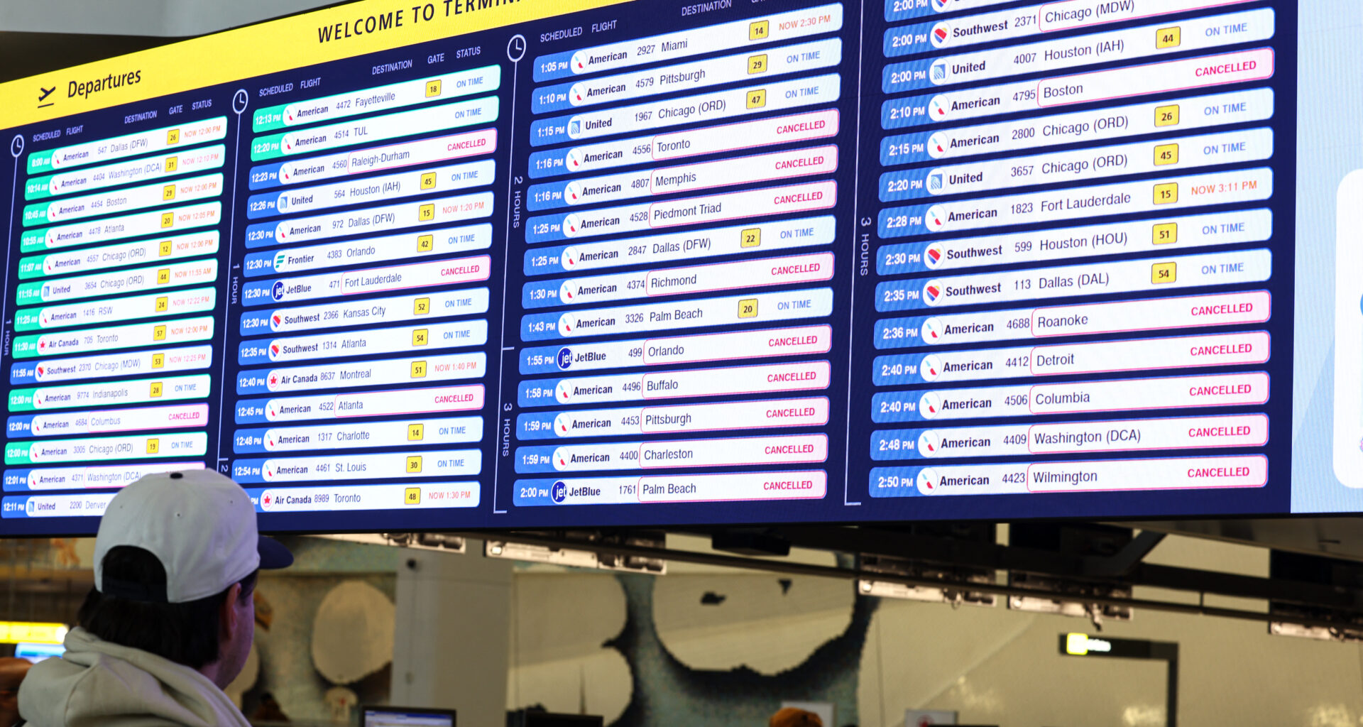 Massive flight delays, cancellations at NYC-area airports as thunderstorms cause chaos