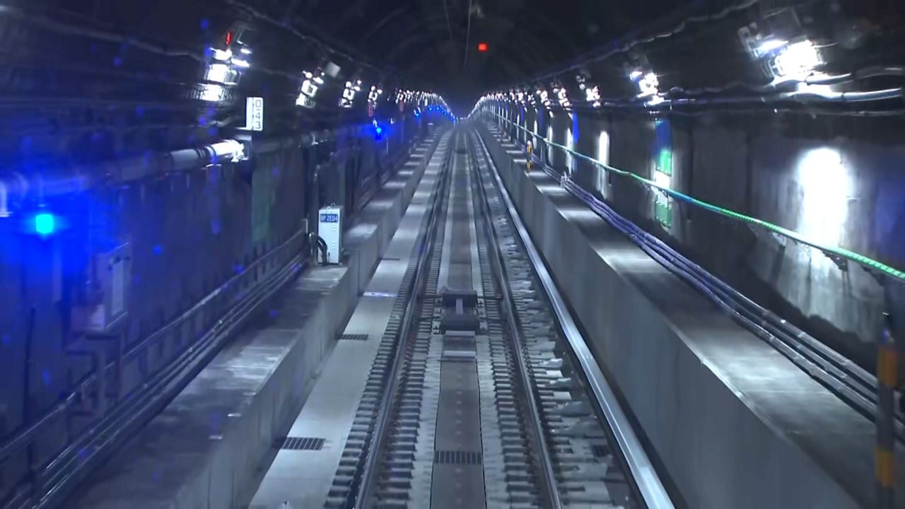 The two tubes were heavily damaged by Hurricane Sandy because silt clogged the drains and flooded the tunnel. (Spectrum News NY1)