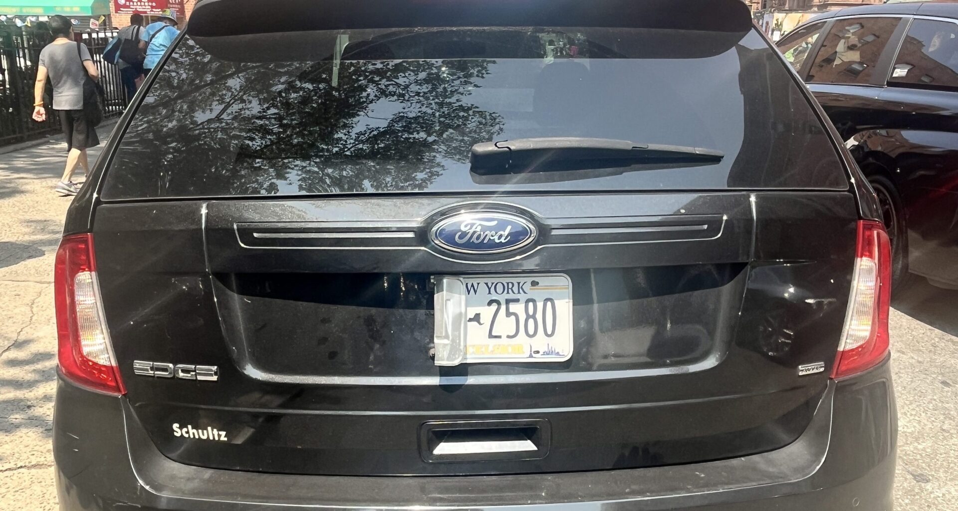 Manhattan DA Revokes Parking Placard of Employee With Bent License Plate