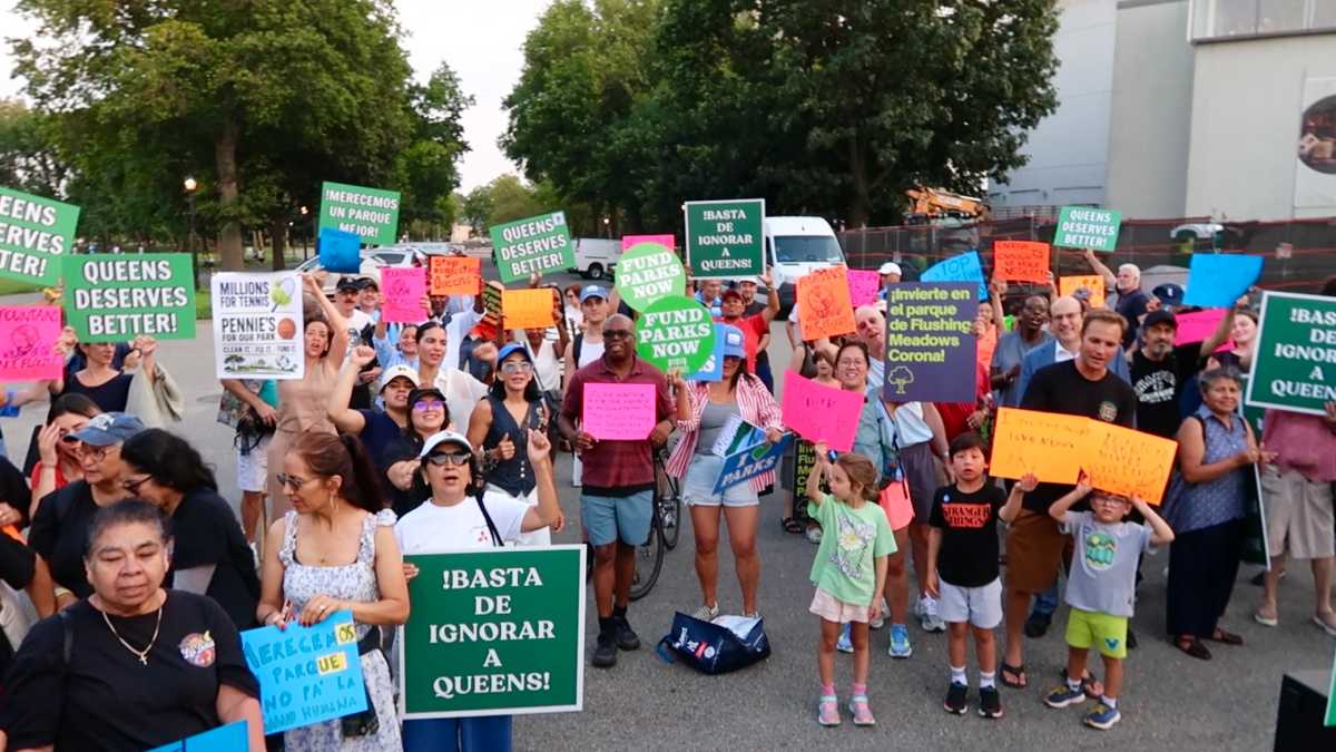 Queens residents protest for much-needed repairs at Flushing Meadows Corona Park – QNS