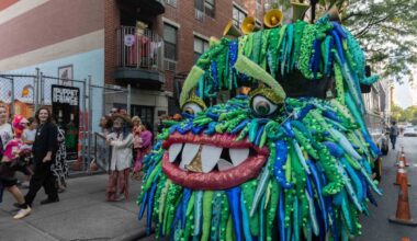 Mother raises concerns over alleged anti-Israel puppet show in Lower Manhattan