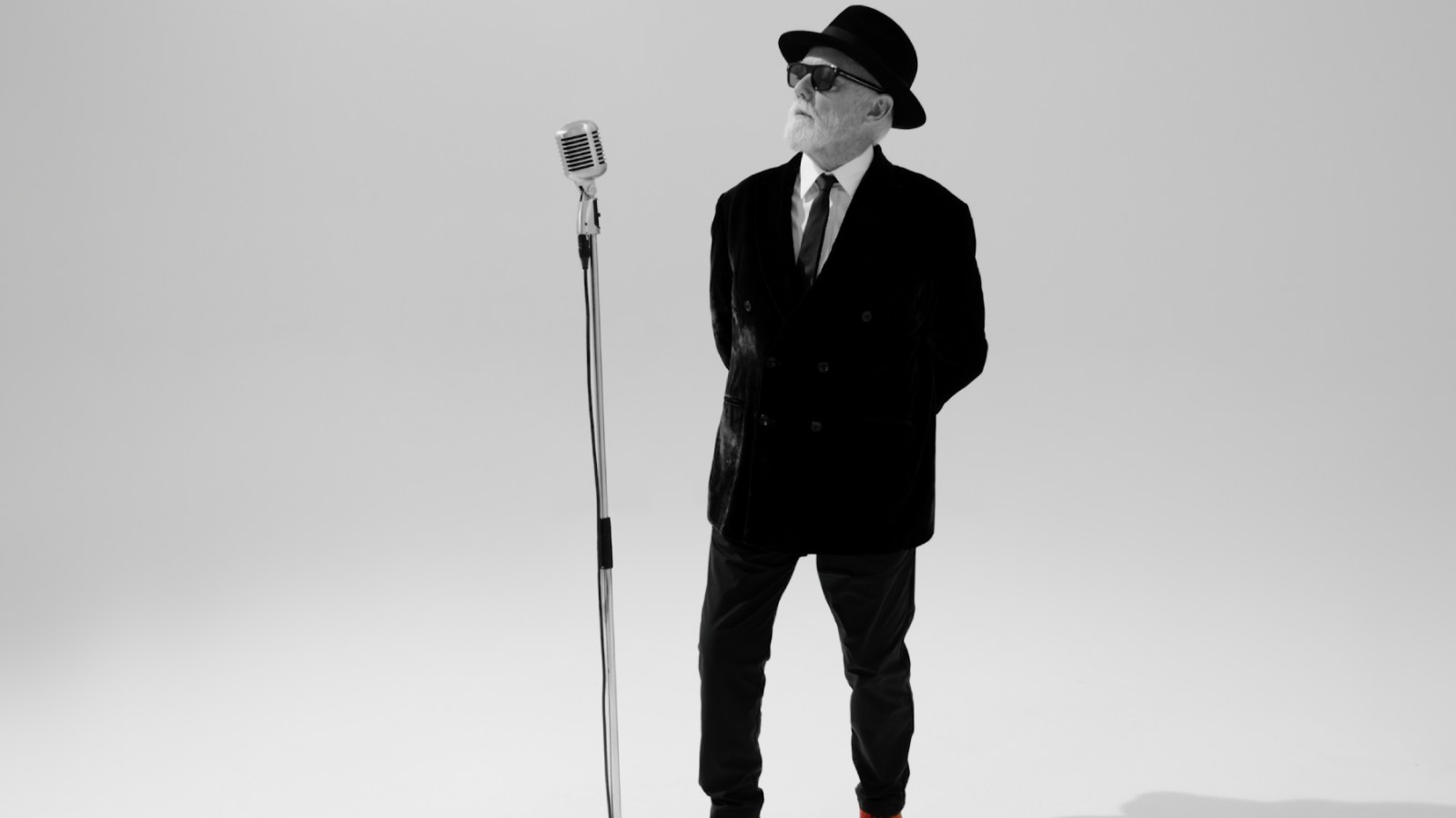 Queen's Roger Taylor Debuts Romantic Single 'I See You Now'