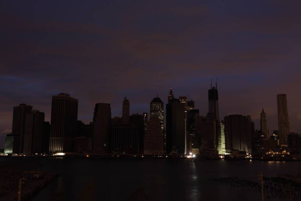 Lower Manhattan skyline dark at night