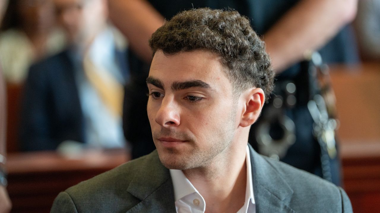 Luigi Mangione pleads guilty to federal stalking charges