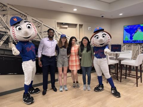 Willie Crawford with friends with New York Mets mascot