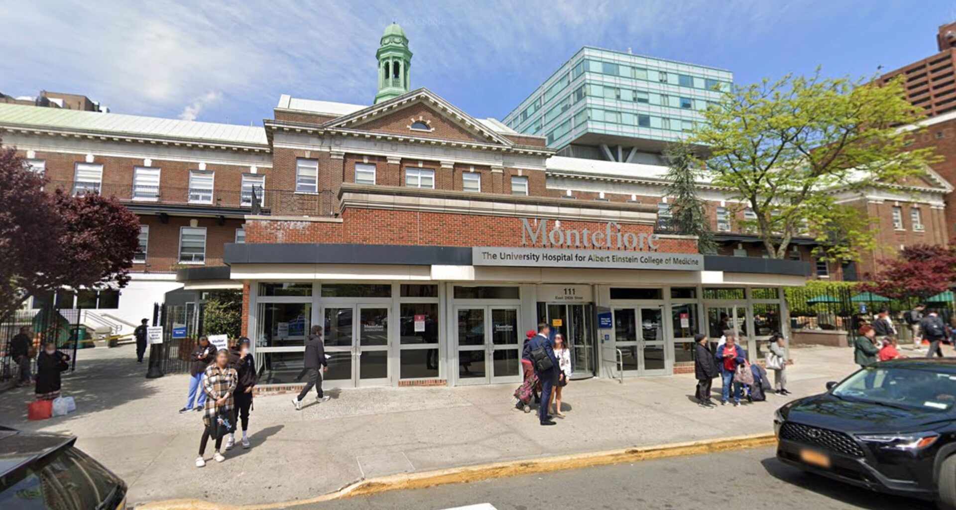 Man declared dead at Bronx hospital after being dumped there without explanation