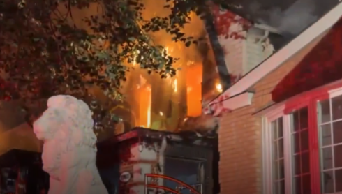 VIDEOS: Fire tears through 2 homes in Queens, injuring 2 firefighters