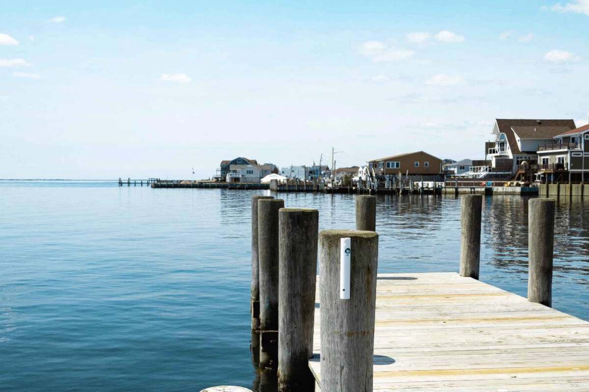 Just 1 hour from NYC, tucked along Long Island’s South Shore, this coastal town was just named one of the best places to live in New York for 2026-2027