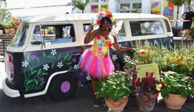 Smiles & Fun at New York Botanical Garden’s “Flower Power” Exhibit & Dress-Up Day
