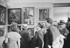 People attending Degenerate Art Exhibition, 1937