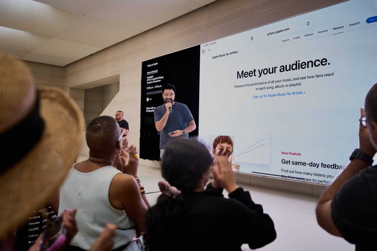 Apple celebrated musicians who produced their own music at the New York Public Library’s Studio40.