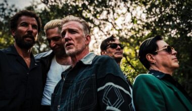 Queens of the Stone Age want to hear all about it - Photo by Andreas Neumann