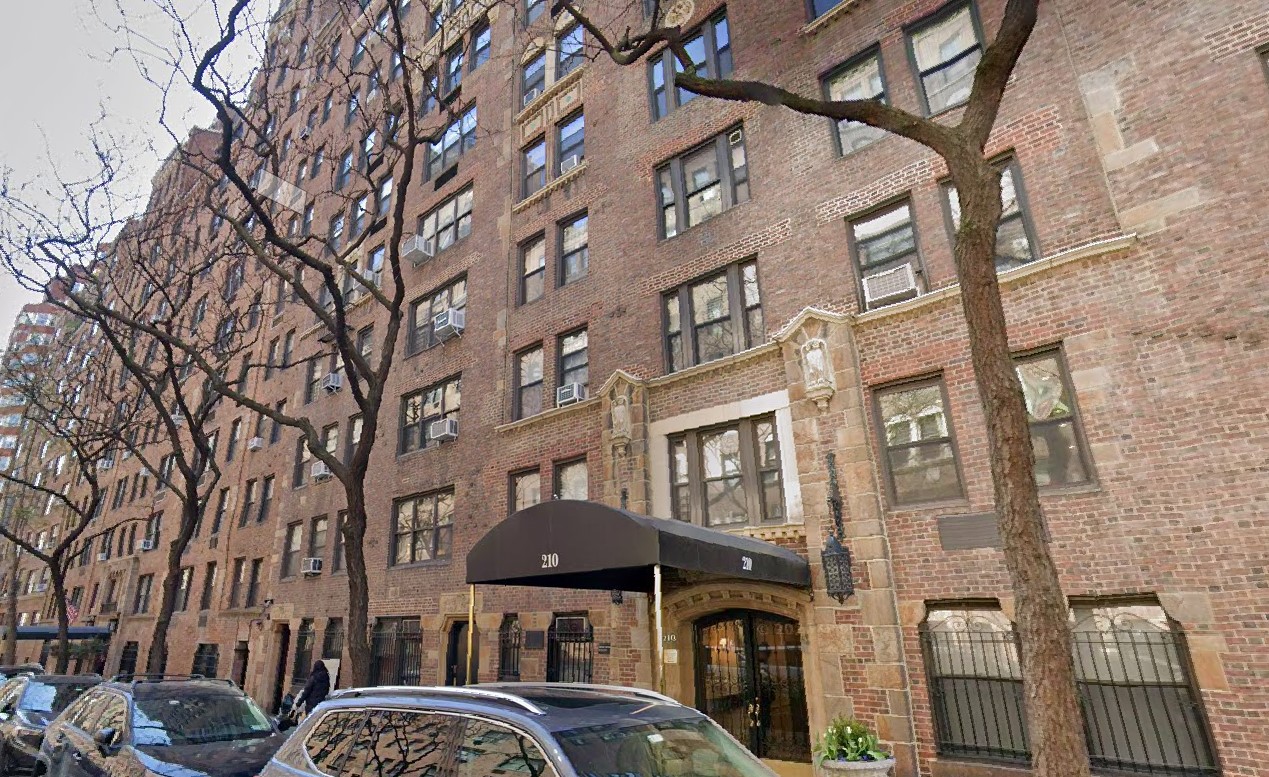 Woman, 54, stabbed in stomach inside Upper East Side apartment building