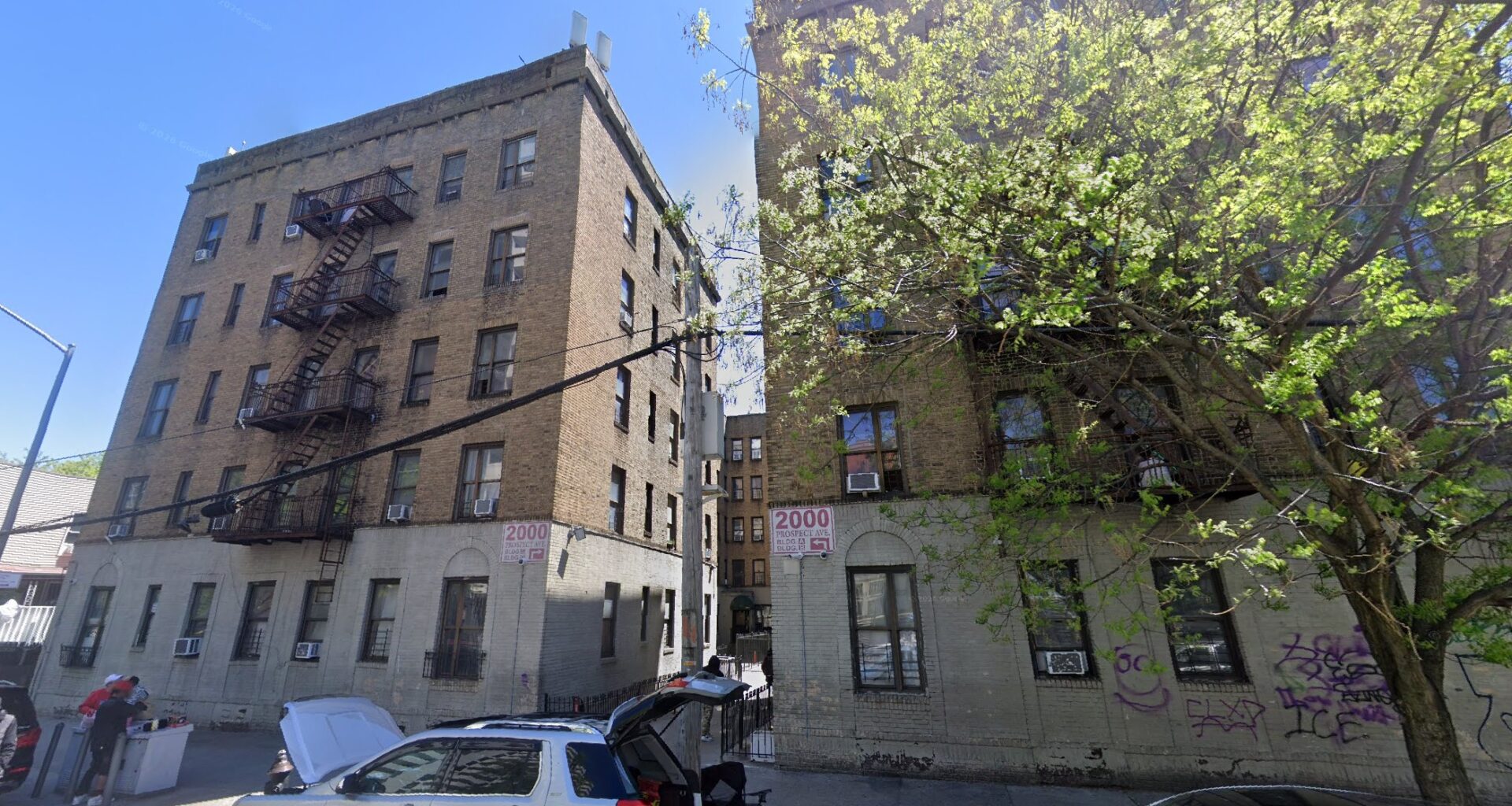 Boy, 17, in critical condition after Bronx shooting