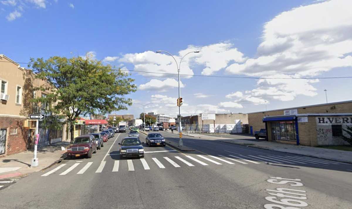 Queens hit-and-run leaves man in critical condition: cops
