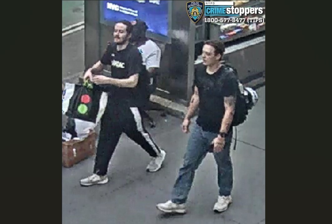 Shouting homophobic slurs, attackers beat two men on street in Manhattan
