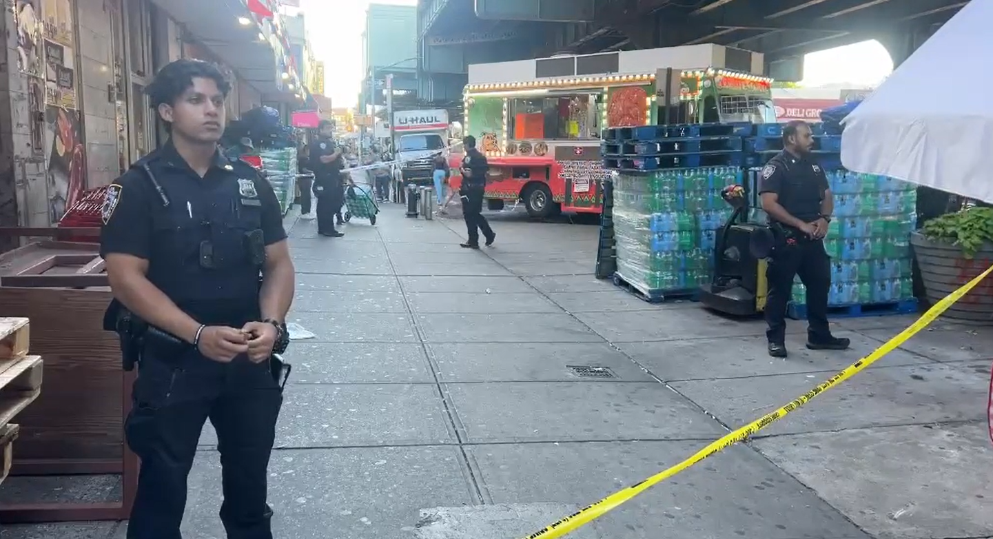 News 12 | Bronx | 14 Year Old Boy Stabbed In Front Of C Town In Soundview
