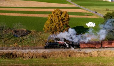 Just 2.5 hours from NYC: America’s oldest continuously operating railroad is taking passengers on scenic fall foliage rides through 2,500 acres of countryside