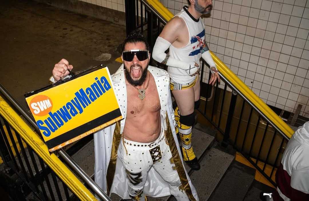 Subway Mania: Wrestling brought to New York City trains
