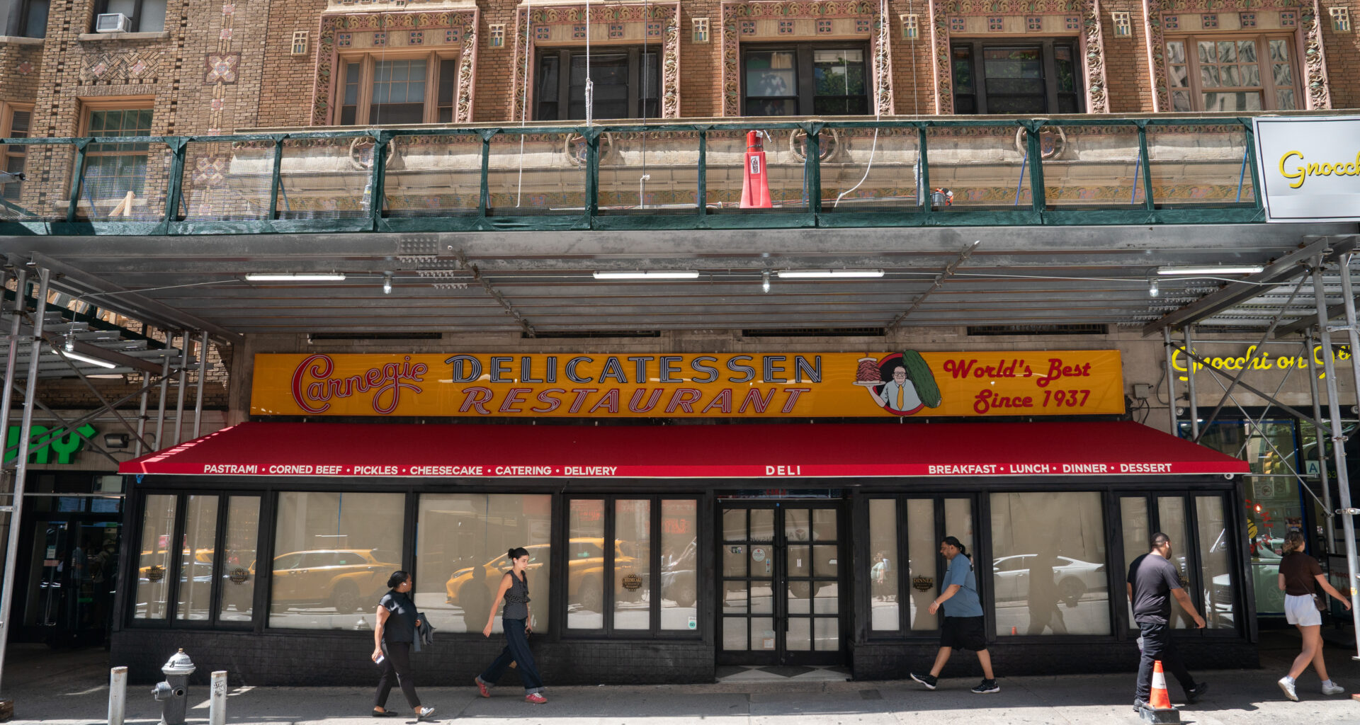 NYC's iconic Carnegie Deli teases return to Midtown after 10-year absence