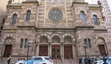 Man taken into custody at NYC synagogue after assaulting woman, guard in possible hate crime