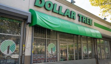 Woman stabs two teen girls, slashes third in Brooklyn dollar store clash