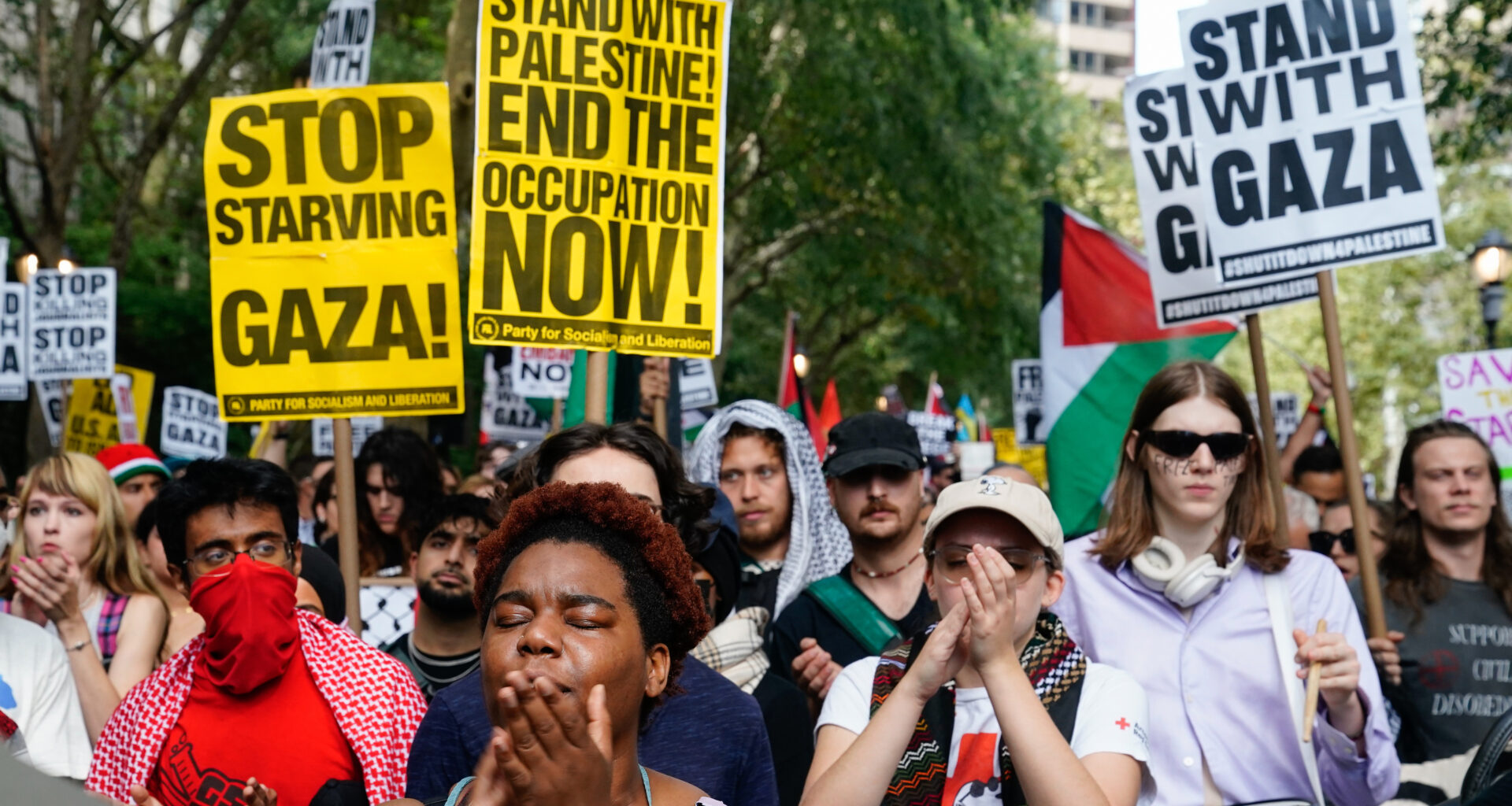 Readers sound off on lawful demonstrations, crowing about communism and Optimum rules