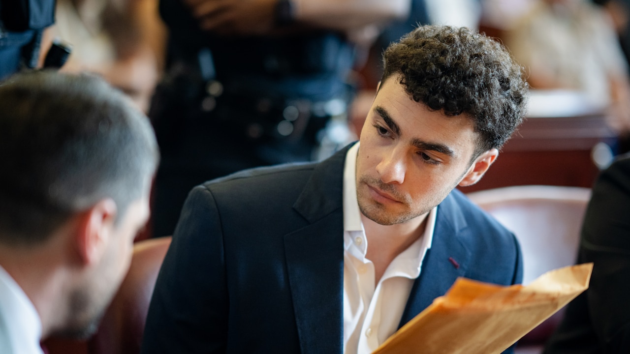 Luigi Mangione’s state trial postponed amid double jeopardy fight