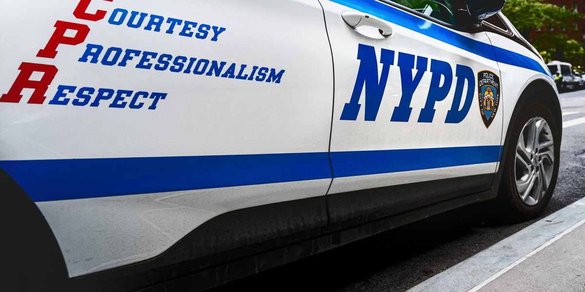 Man's decomposing body found with knife sticking out his neck in Brooklyn apartment: sources