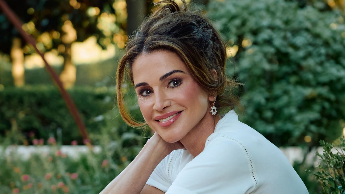Queen Rania marks 56th birthday with striking new portrait