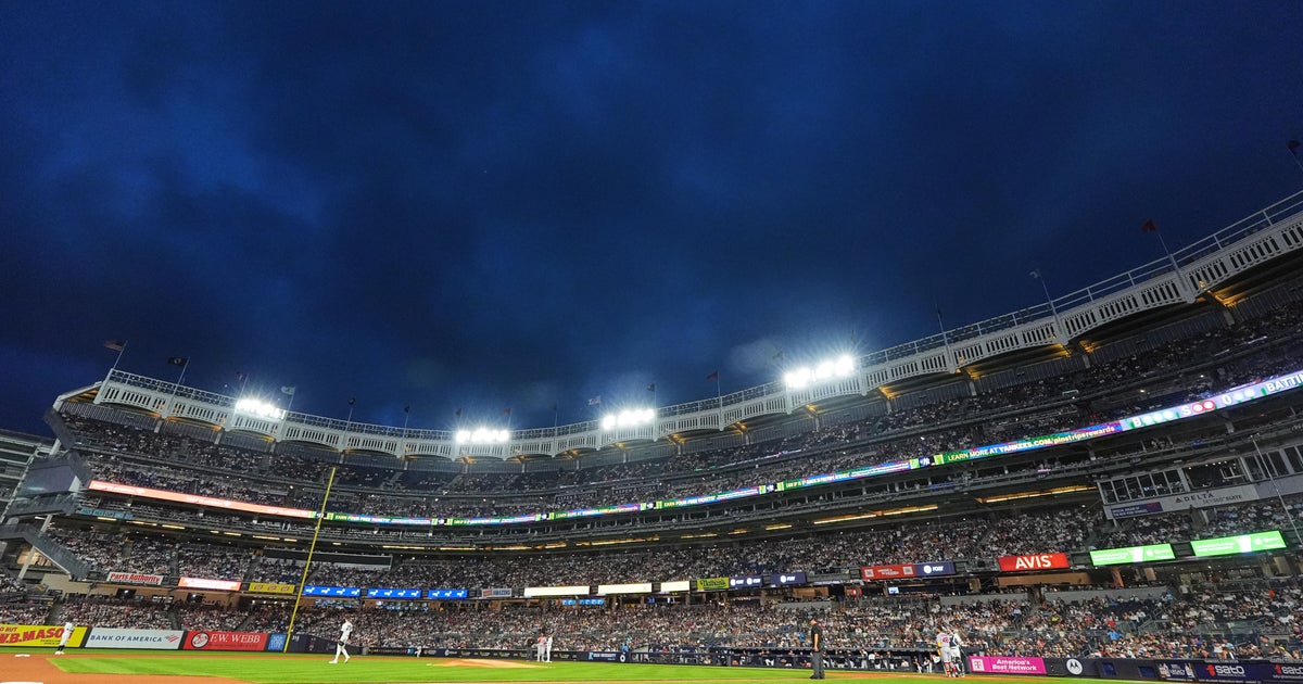 Lights go out and Yankees offense goes dark again in latest power outage at the plate