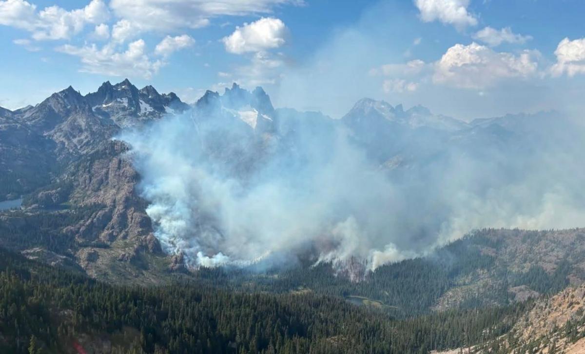 Three Queens Fire Near Snoqualmie Pass Ups To 13% Containment