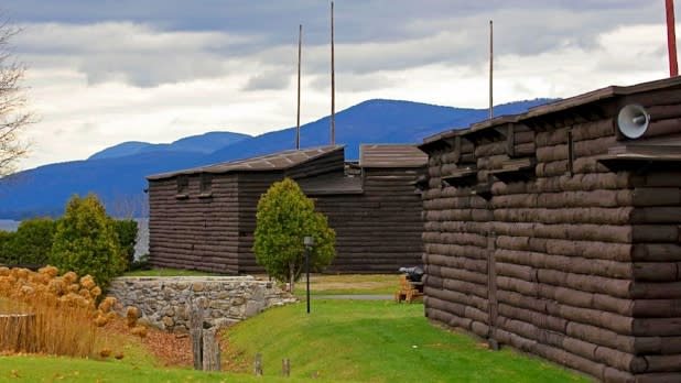 exterior of Fort William Henry with mountains in the background
