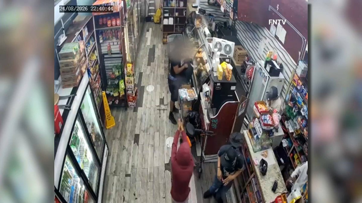 Video shows Bronx bodega customer shot in chest – NBC New York