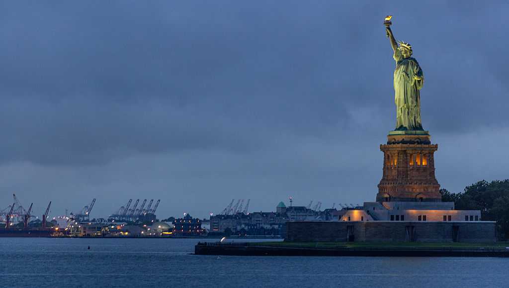 Woman and baby die after vessel overturns in New York harbor