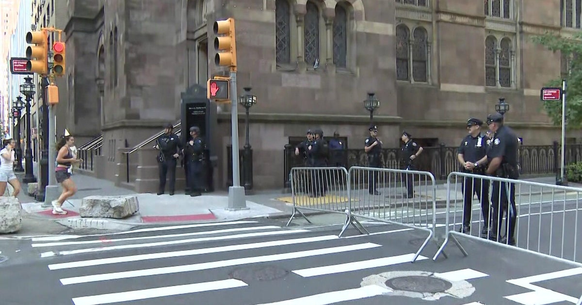 Congregants return to NYC synagogue after disruption, arrest: "Let's breathe in peace"