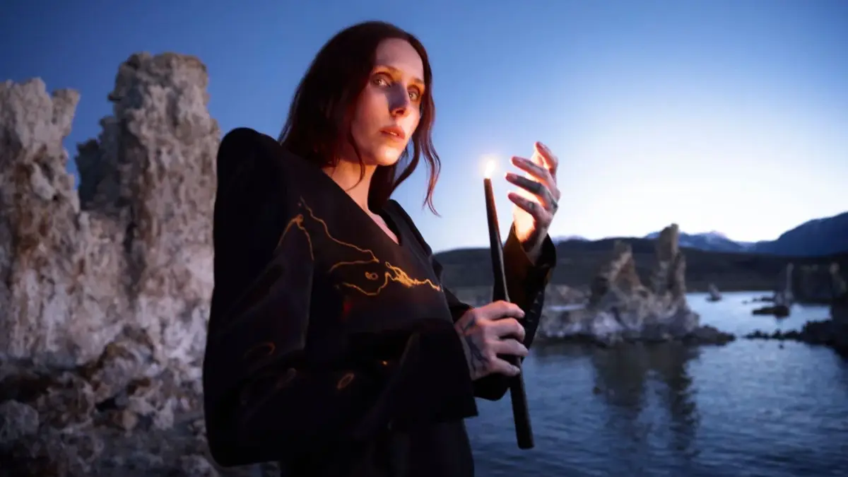 Chelsea Wolfe's New Track "Seethe" Debuts With An Assist From Queens Of The Stone Age's Troy Van Leeuwen