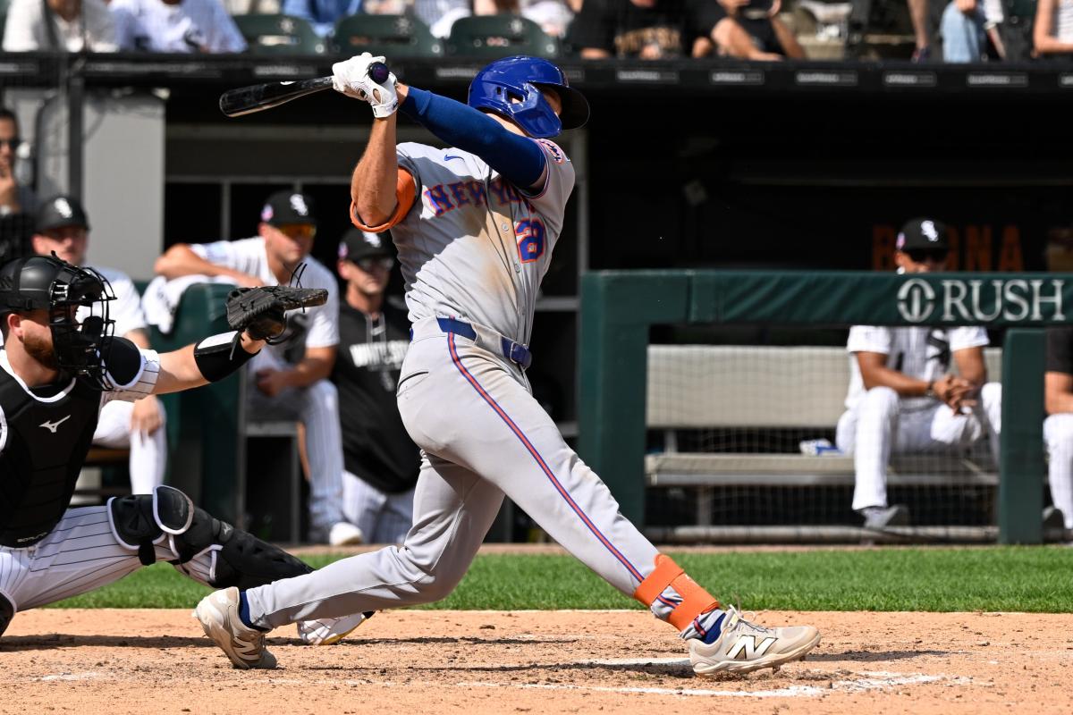 Jared Young's clutch hitting wasted by Mets after White Sox walk it off