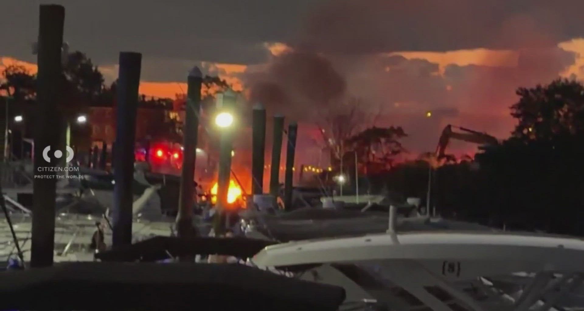 News 12 | Bronx | Docked Boat Erupts In Flames At Bronx Marina In Throggs Neck