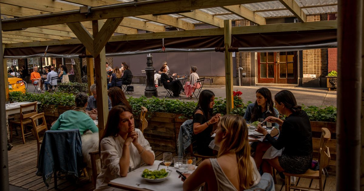 The City Council Approves Year-Round Outdoor Dining Sheds