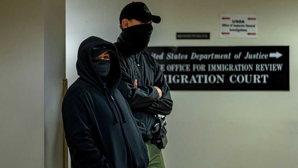 Judge: New York can’t ban federal agents from wearing face coverings