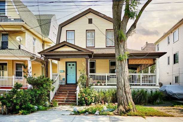 Married-couple families account for majority of homeowners in Queens: Report – QNS