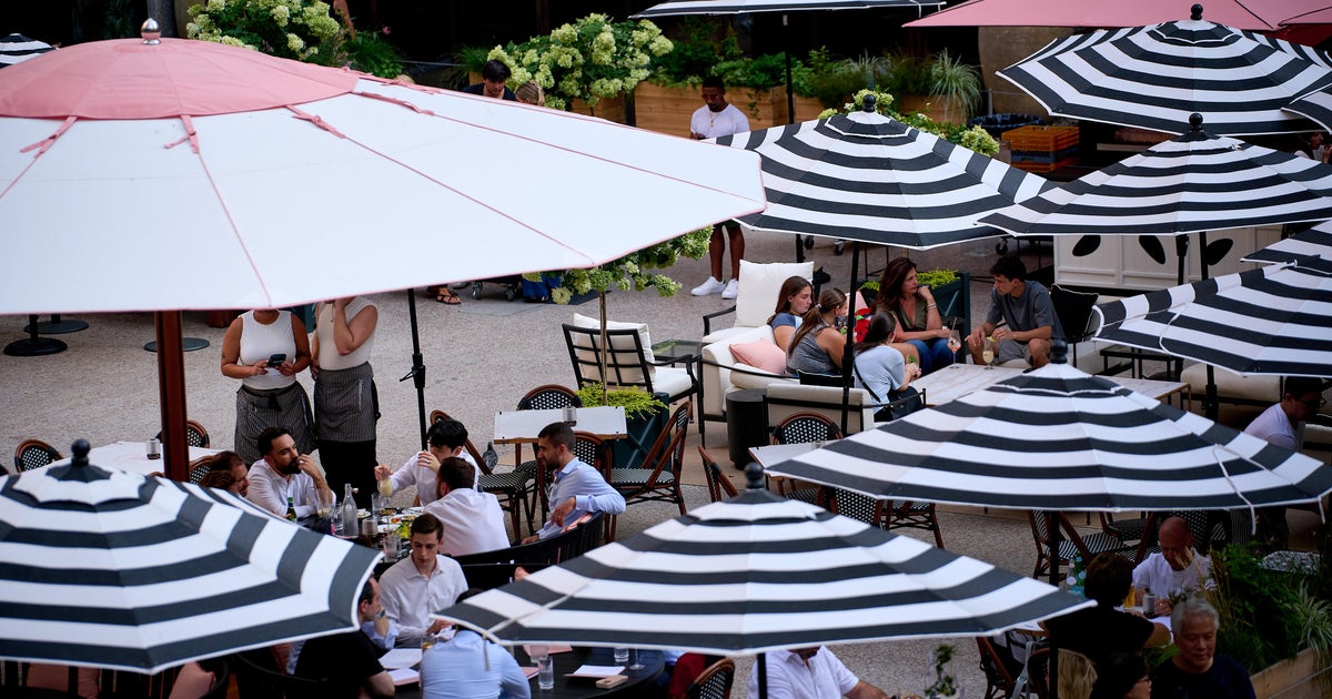 New York City Council votes to expand year-round outdoor dining