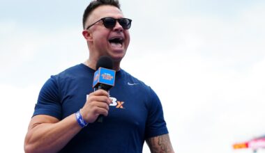 Former Yankees first baseman Nick Swisher surprises NYC softball team