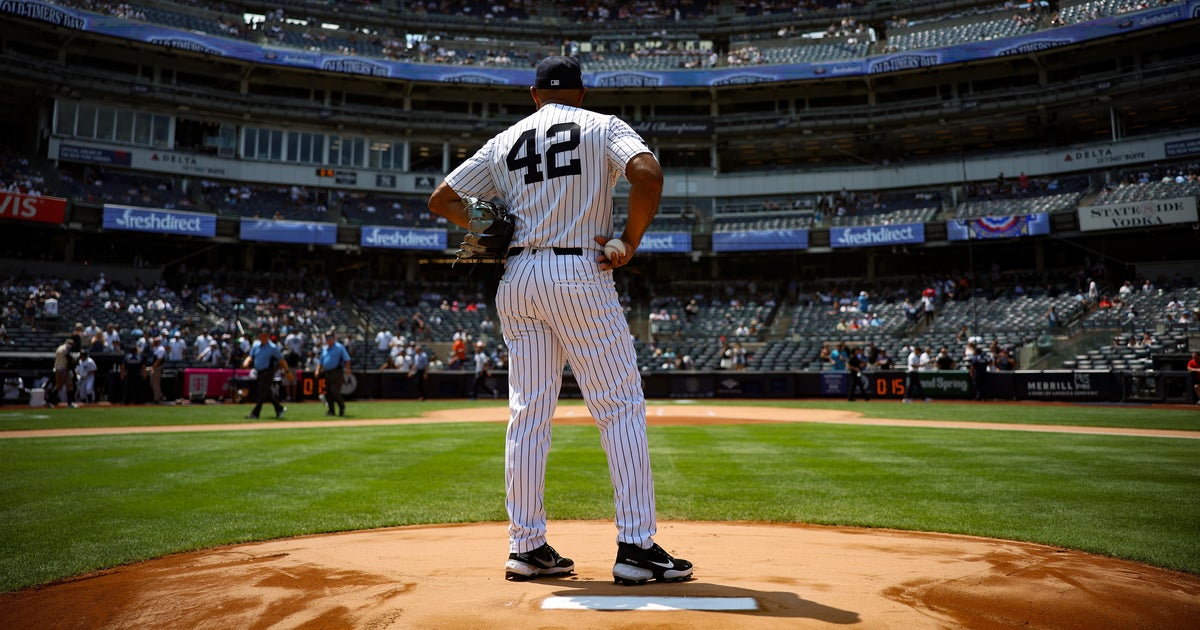 Mariano Rivera returns to Yankees Old-Timers' Day after tearing Achilles tendon last year
