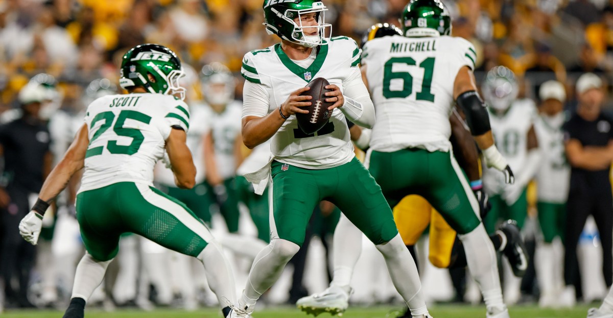 New York Jets News: Jets start cutdown day early by releasing Bailey Zappe