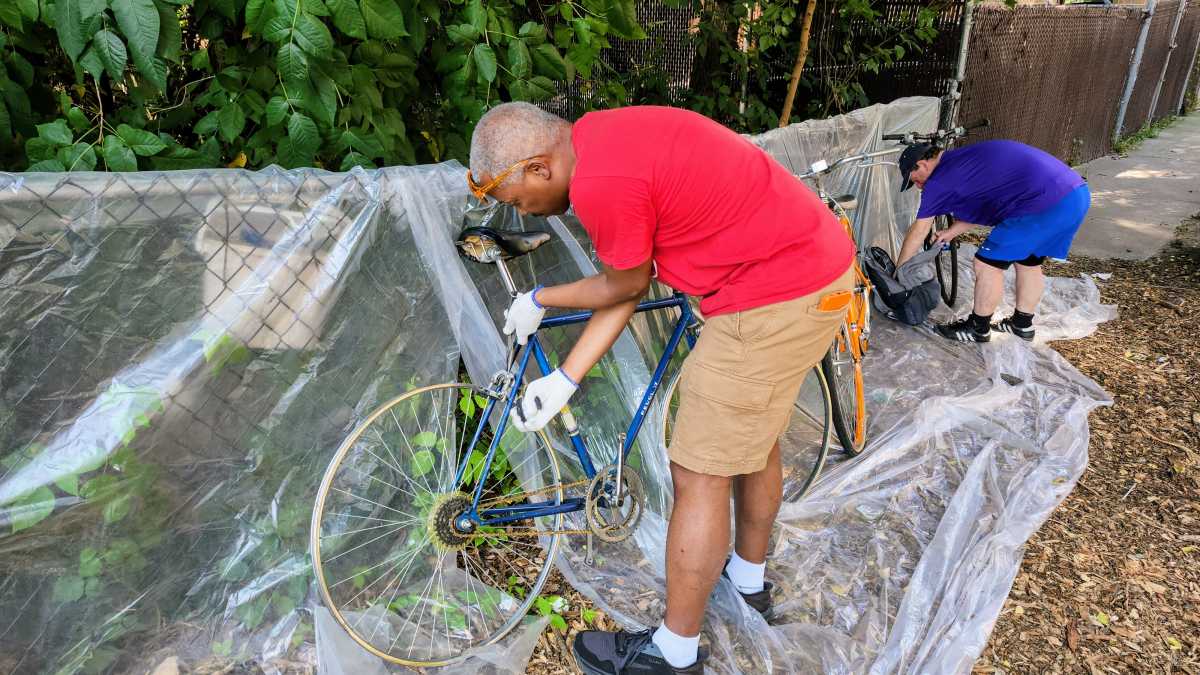 Bronx volunteers turn donated bikes into memorials for cyclists killed on NYC streets – Bronx Times