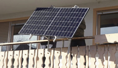 NYC officials urge Gov. Hochul to allow plug-in solar without utility approval