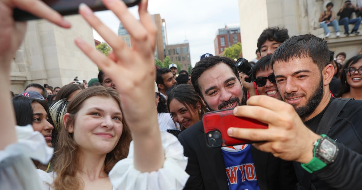 New York City Mayor Mamdani look-alike contest draws crowd