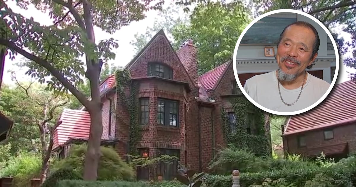 Spider-Man fan surprise: NYC homeowner receives 1,000 letters - WSB-TV Channel 2